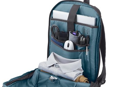 MOCHILA PARA LAPTOP DE 15,6 HP TRAVEL EN COLOR GRIS HIERRO 18L - 10