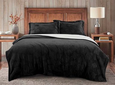 COBERTOR ILLUSIONS EMBOSSED DARK KING NEGRO LISO - 1