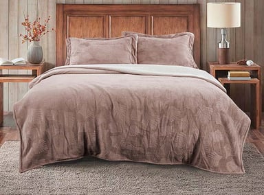 COBERTOR ILLUSIONS EMBOSSED PLUM KING ROJO LISO - 1