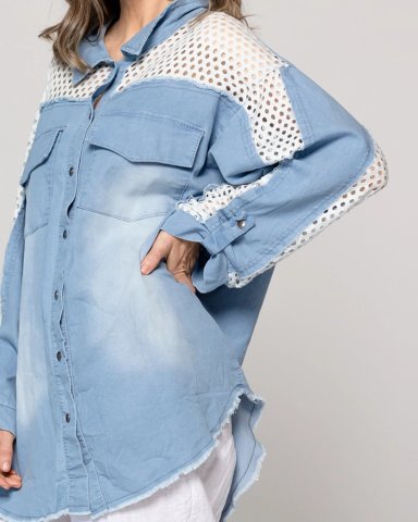 CAMISA MUJER LAVINIA OVERSIZE CON DETALLE CALADO CELESTE LINEATRE - 4