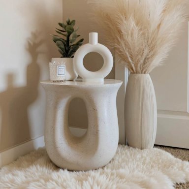 MESA DE CENTRO LATERAL TIPO ESCULTURA EN U NORDICO CREMA BLANCO - 1