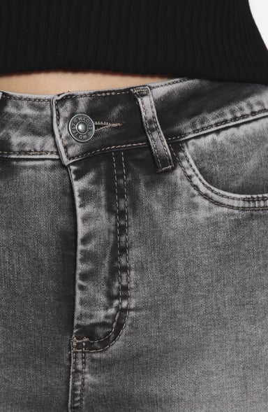 JEANS MUJER FLARE TIRO ALTO PRETINA BASICA 1 BOTON PUSH UP - 2