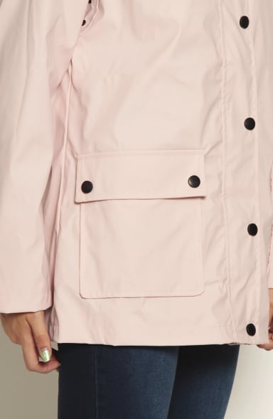 CHAQUETA IMPERMEABLE CON CAPUCHA Y BOLSILLOS - 3
