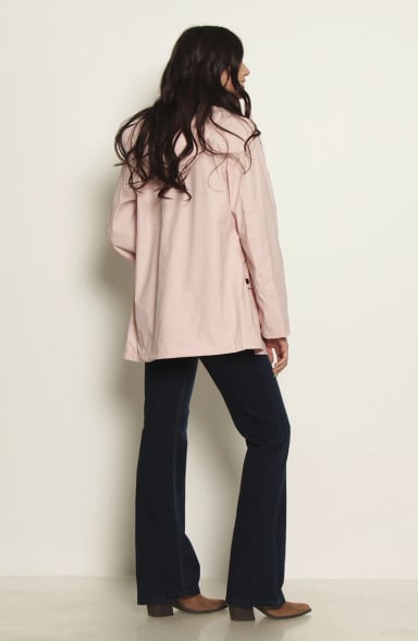 CHAQUETA IMPERMEABLE CON CAPUCHA Y BOLSILLOS - 7