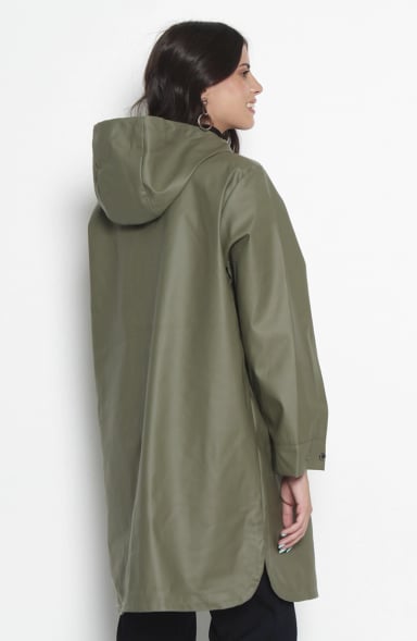 CHAQUETA IMPERMEABLE SOLIDA CON CAPUCHA Y BOLSILLOS - 8