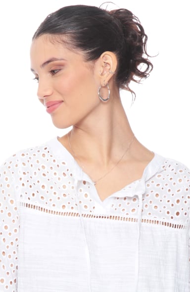 BLUSA MANGA LARGA ACAMPANADA CON BRODERY ESCOTE REDONDO - 3