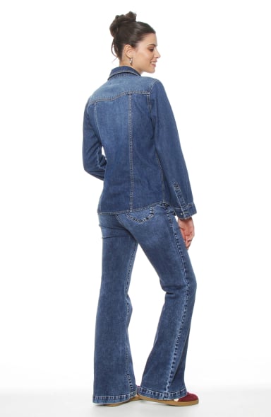 BLUSA MANGA LARGA DENIM CON BROCHE EN DELANTERO Y BOLSILLO CON TAPETA - 8