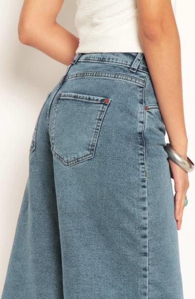 BERMUDA JORT DENIM TIRO ALTO PRETINA INTERNA 2 BOTONES - 5