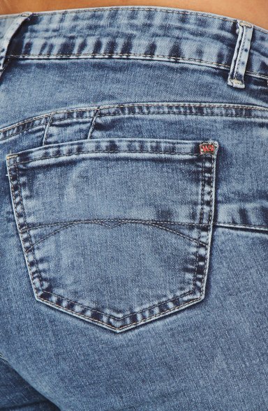 JEANS MUJER FLARE TIRO ALTO PRETINA BASICA UN BOTON PUSH UP - 4