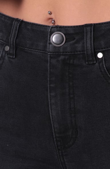 JEANS RECTO TIRO ALTO PRETINA BASICA 1 BOTON - 2