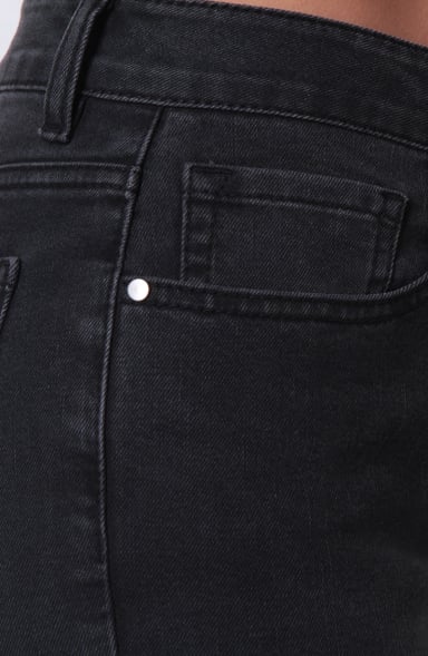 JEANS RECTO TIRO ALTO PRETINA BASICA 1 BOTON - 3