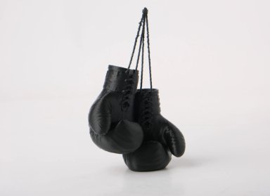 ESCULTURA DECORATIVA- GUANTES DE BOXEO - 1