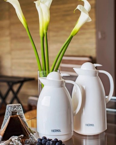 JARRA EN COLOR BLANCO 1 L - THERMOS - 4