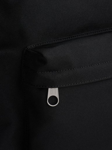 MOCHILA ESSENTIAL CON LOGO - 5