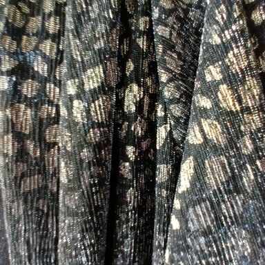 TAPADO KIMONO LARGO VERONA NEGRO MANCHAS PLATEADO PLISADO TRANSPARENTE MARIA PASKARO - 6