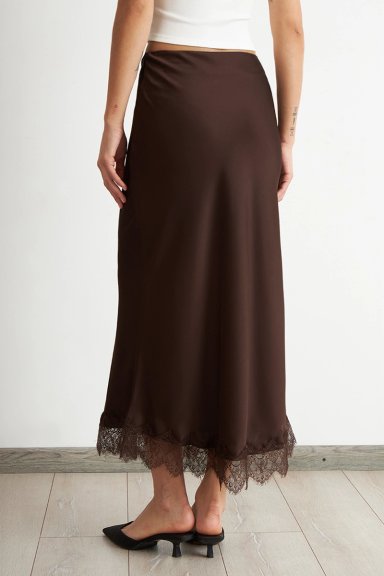 FALDA SATIN ENCAJE EN RUEDO CAFE  NICOPOLY - 4