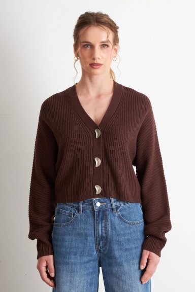 CARDIGAN CUELLO V CON 3 BOTONES CAFE  NICOPOLY - 1