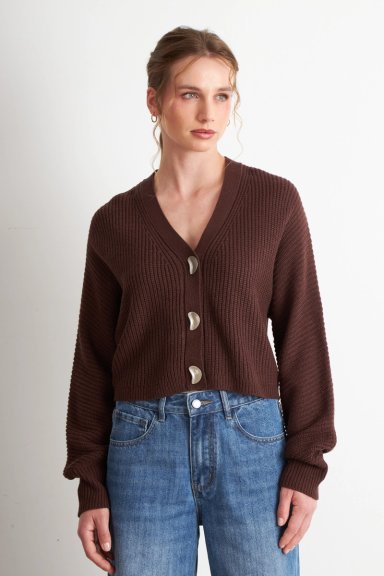 CARDIGAN CUELLO V CON 3 BOTONES CAFE  NICOPOLY - 5