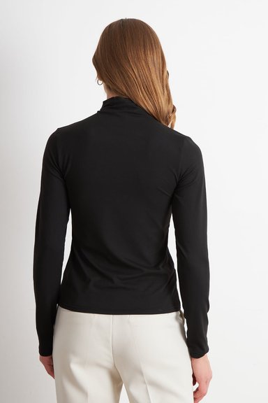 POLERA MANGA LARGA CUELLO ALTO NEGRO NICOPOLY - 4