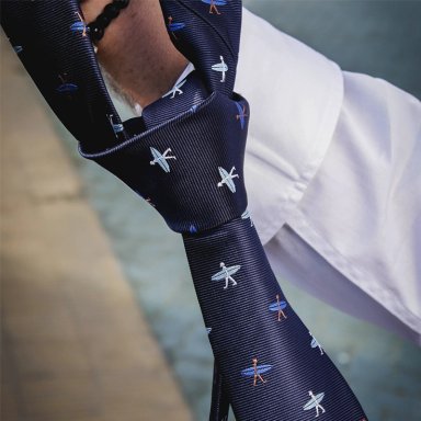 CORBATA HOMBRE AZUL MARINO TEJIDA SURFER, LUCIACORBATAS - 2