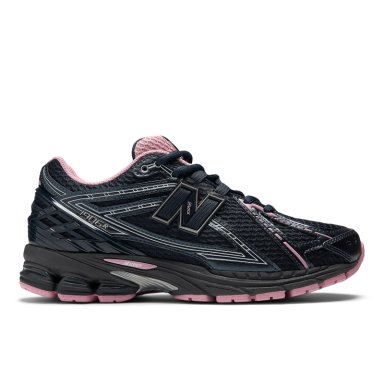 ZAPATILLAS URBANAS UNISEX NEW BALANCE 1906 R NEGRAS/ROSA - 1