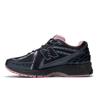 ZAPATILLAS URBANAS UNISEX NEW BALANCE 1906 R NEGRAS/ROSA - 2