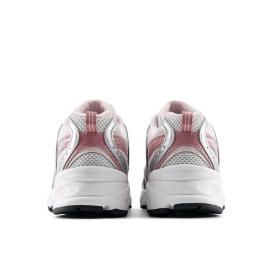 ZAPATILLAS URBANAS UNISEX NEW BALANCE 530 GRIS/ROSADA - 6
