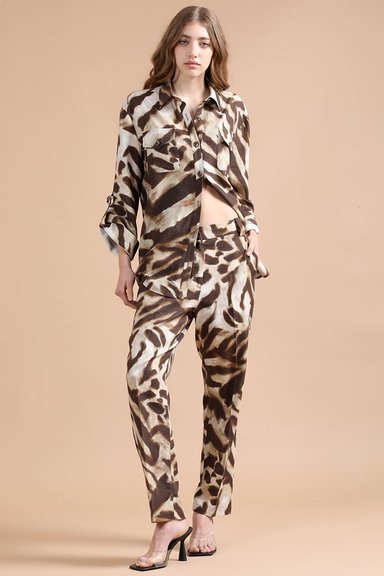PANTALON SASTRE LINO MUJER LIOLA CAFE CON ANIMAL PRINT - 3