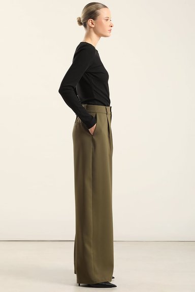 PANTALON ANCHO CON PINZA, MILITAR LIOLA - 2