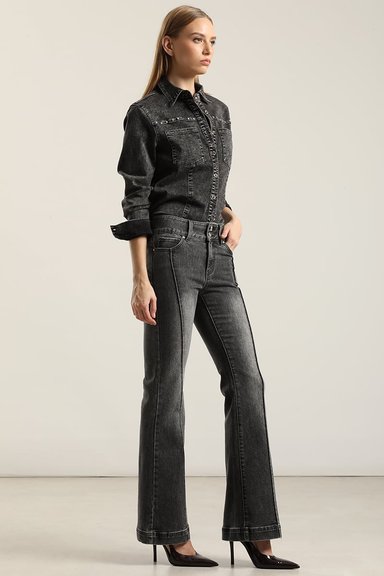 JEANS FLARE, TIRO MEDIO, GRIS LIOLA - 1