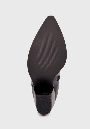 BOTA NISSA EN COLOR NEGRO - 8