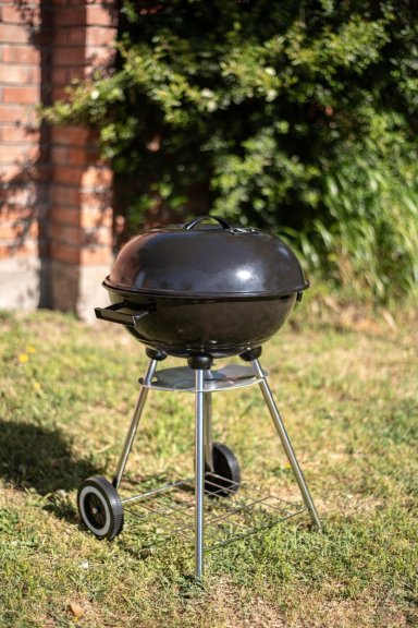 PARRILLA A CARBON ENCINA CON RUEDAS - 6