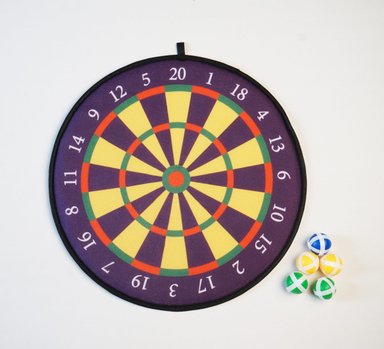 JUEGO DE DARDOS CON PELOTAS MAGNETICAS - 1