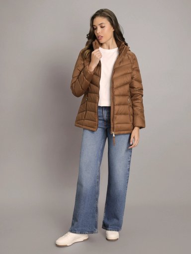 PARKA CORTA ULTRALIGERA CON RELLENO DE PLUMON - 2