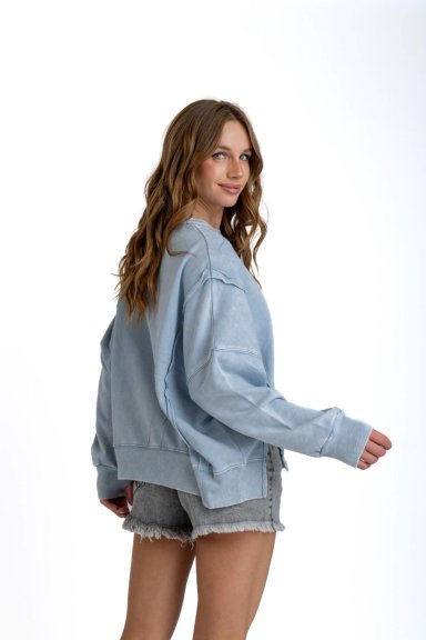 POLERON KIOTO OVERSIZE CORTES Y ESTAMPADO CELESTE EFESIS - 4