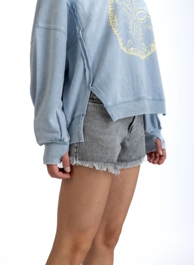 POLERON KIOTO OVERSIZE CORTES Y ESTAMPADO CELESTE EFESIS - 6