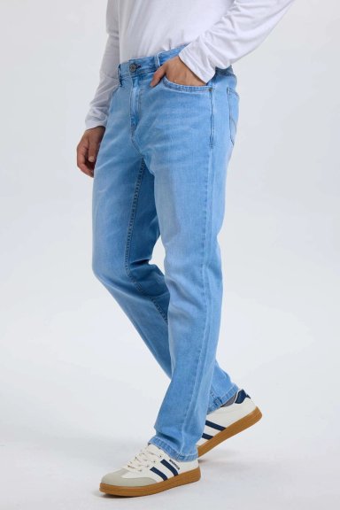 JEANS HOMBRE 702 SLIM AZUL CLARO - 2