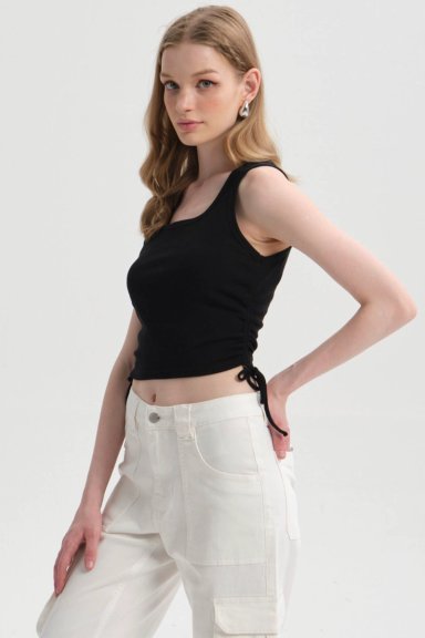 POLERA MUJER RECOGIDO COSTADO NEGRO - 2