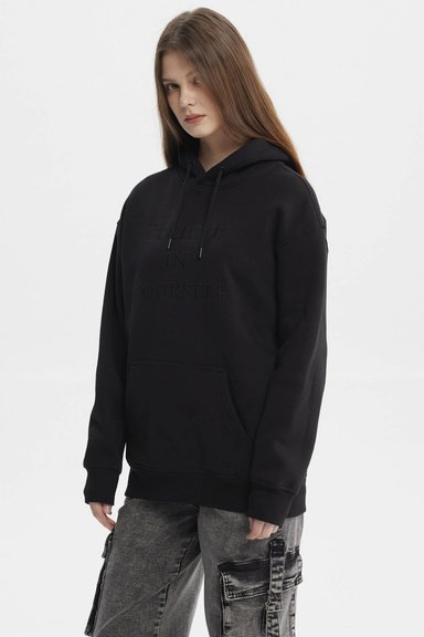 POLERON MUJER CANGURO PRINT NEGRO - 2