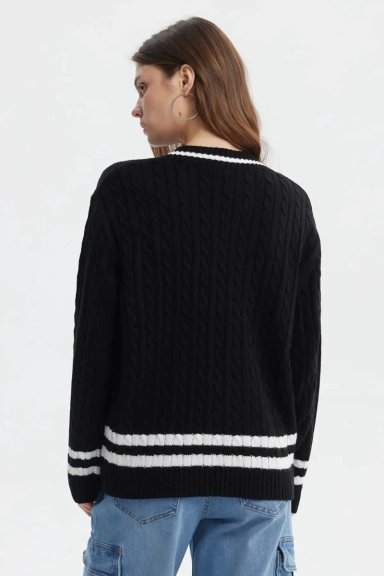 SWEATER MUJER CUELLO V RAYAS NEGRO - 3