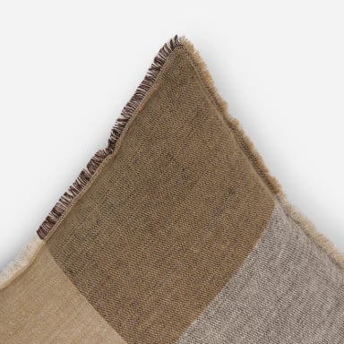 FUNDA DE COJIN BRISA CAMEL 60X40 CM - 3