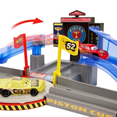 CARS DE DISNEY Y PIXAR PISTA DE ACROBACIAS DE LA COPA PISTON - 9