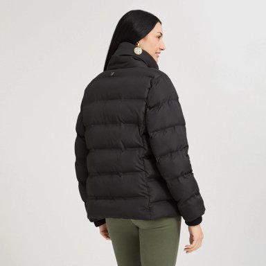 PARKA CORTA NEGRA CON DETALLE DE TEJIDO EN MANGAS Y CUELLO - 2
