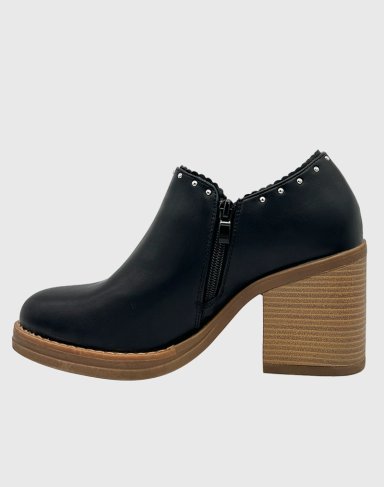 BOTIN PARA MUJER CON TACO DE 8 CM, CIERRE LATERAL Y TACHAS DECORATIVAS NEGRO. - 2