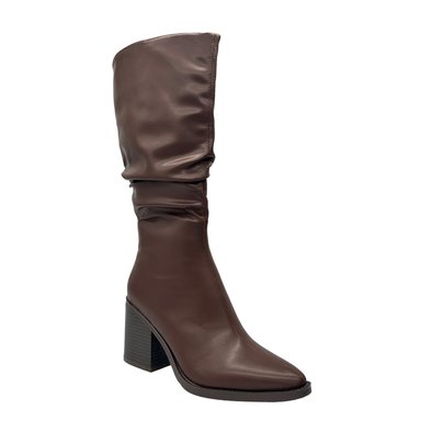 BOTA DE MUJER COLOR CAFE CAÑA ALTA CON DISEÑO ARRUGADO Y PUNTA FINA DANICOLLE - 1