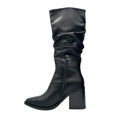 BOTA DE MUJER COLOR NEGRO CAÑA ALTA CON DISEÑO ARRUGADO Y PUNTA FINA DANICOLLE - 3