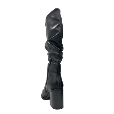 BOTA DE MUJER COLOR NEGRO CAÑA ALTA CON DISEÑO ARRUGADO Y PUNTA FINA DANICOLLE - 4