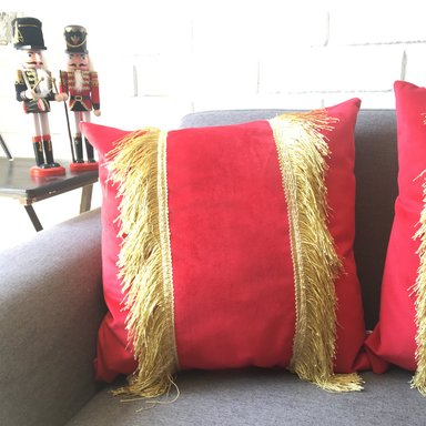 COJÍN ELIZABETH PEPER DECORATIVO DISEÑO FESTIVO DORADO RELLENO 60 X 60 CM ROJO - 2