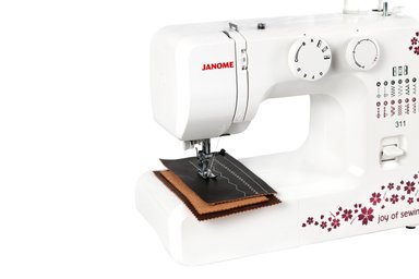 MAQUINA DE COSER 311 - 7