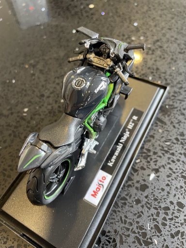 MOTO KAWASAKI NINJA H2R ESCALA 1:18 COLECCIÓN - 5
